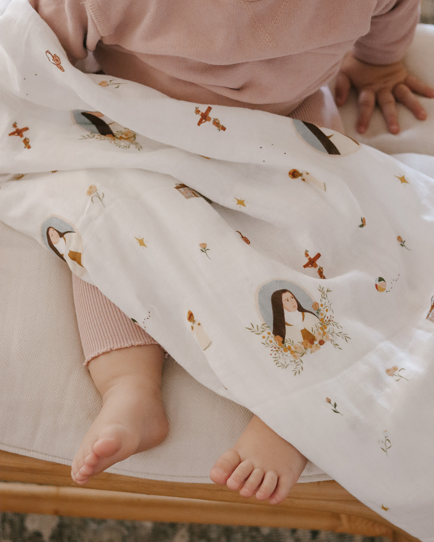 Be A Heart - Catholic Muslin Swaddle Baby Blanket: Saint Therese of Lisieux