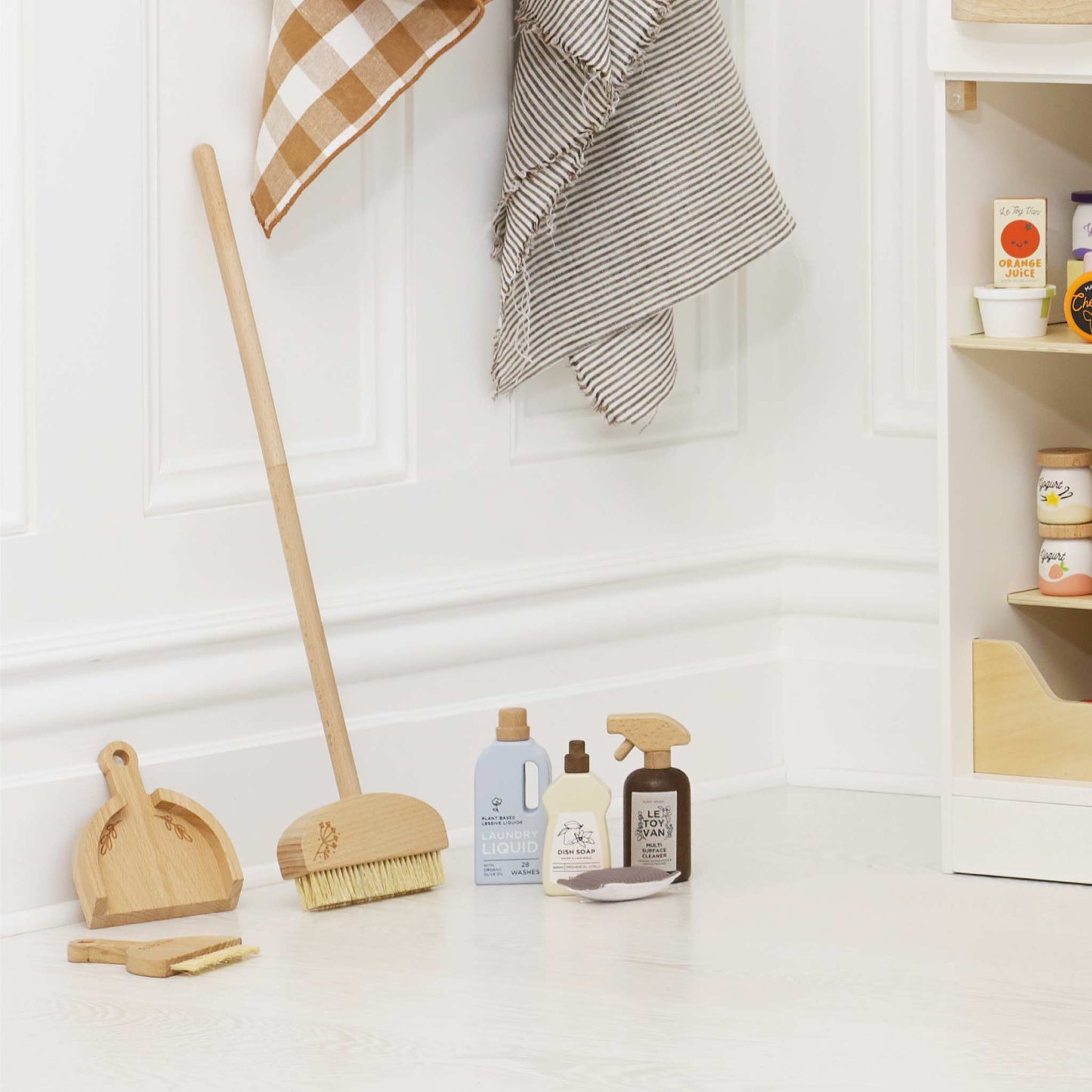 Le Toy Van, Inc. - Eco-Friendly Cleaning Set