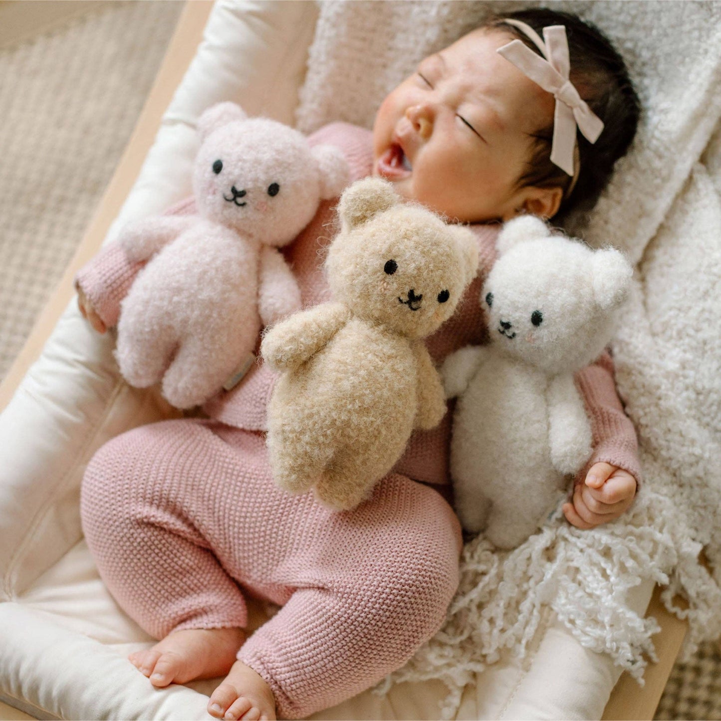 cuddle+kind - Baby bouclé bear (strawberry)