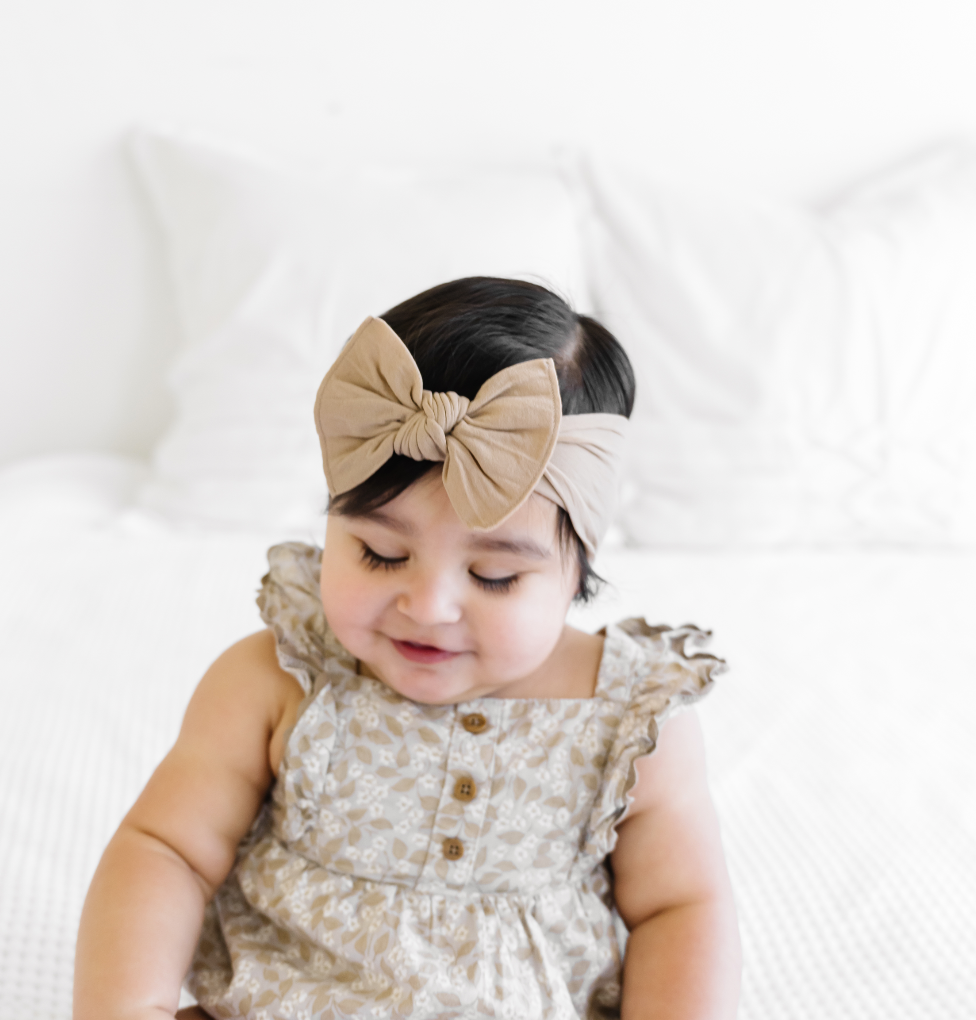 Baby Bling Bows - THE KNOT Soft nylon headband: oak