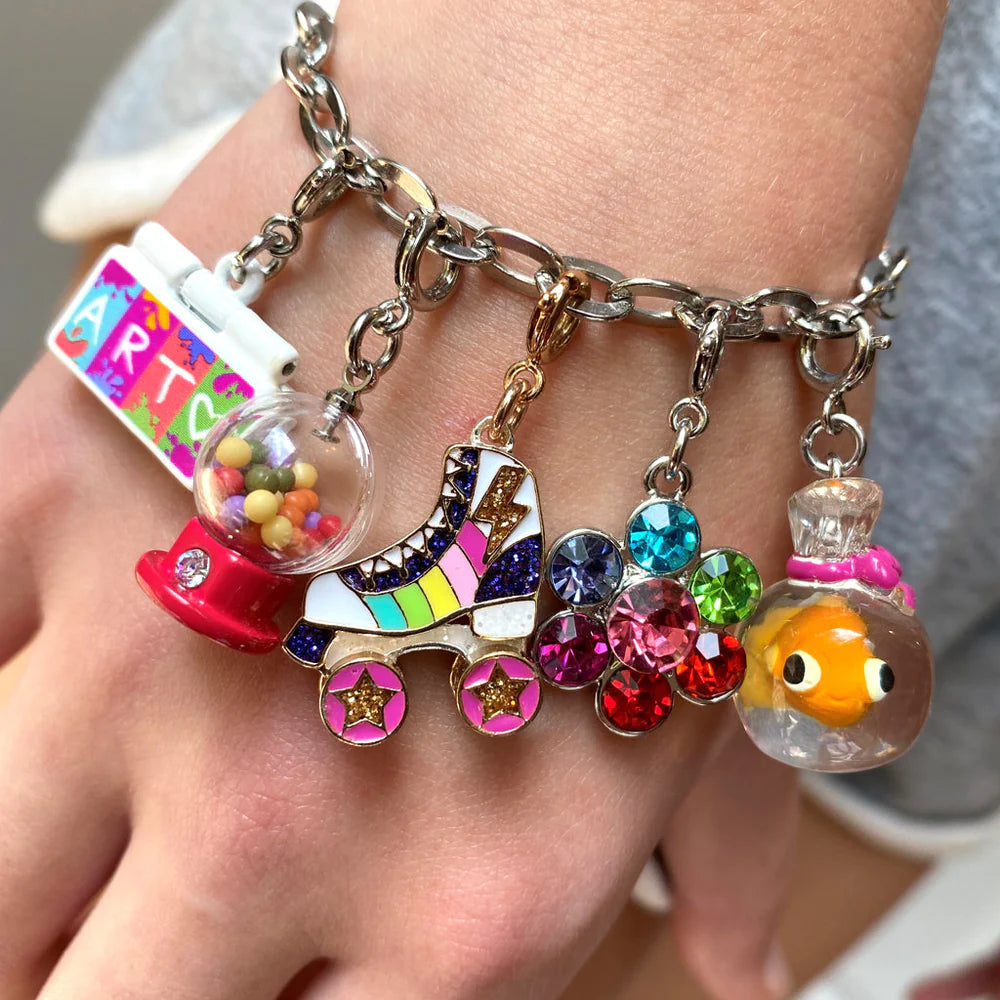 High IntenCity - Charm It! Chain Bracelet