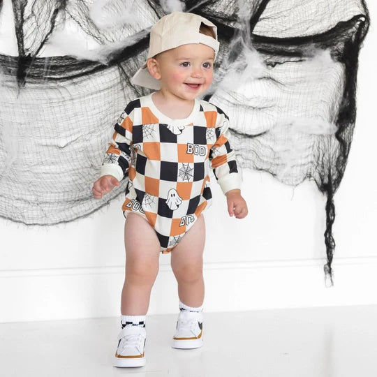 Sweet Wink - Boo Checkered Halloween Long Sleeve Romper - Natural