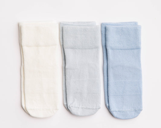 squid socks - Casen - Non-Slip Baby Socks in Ivory, Powder and Baby Blue