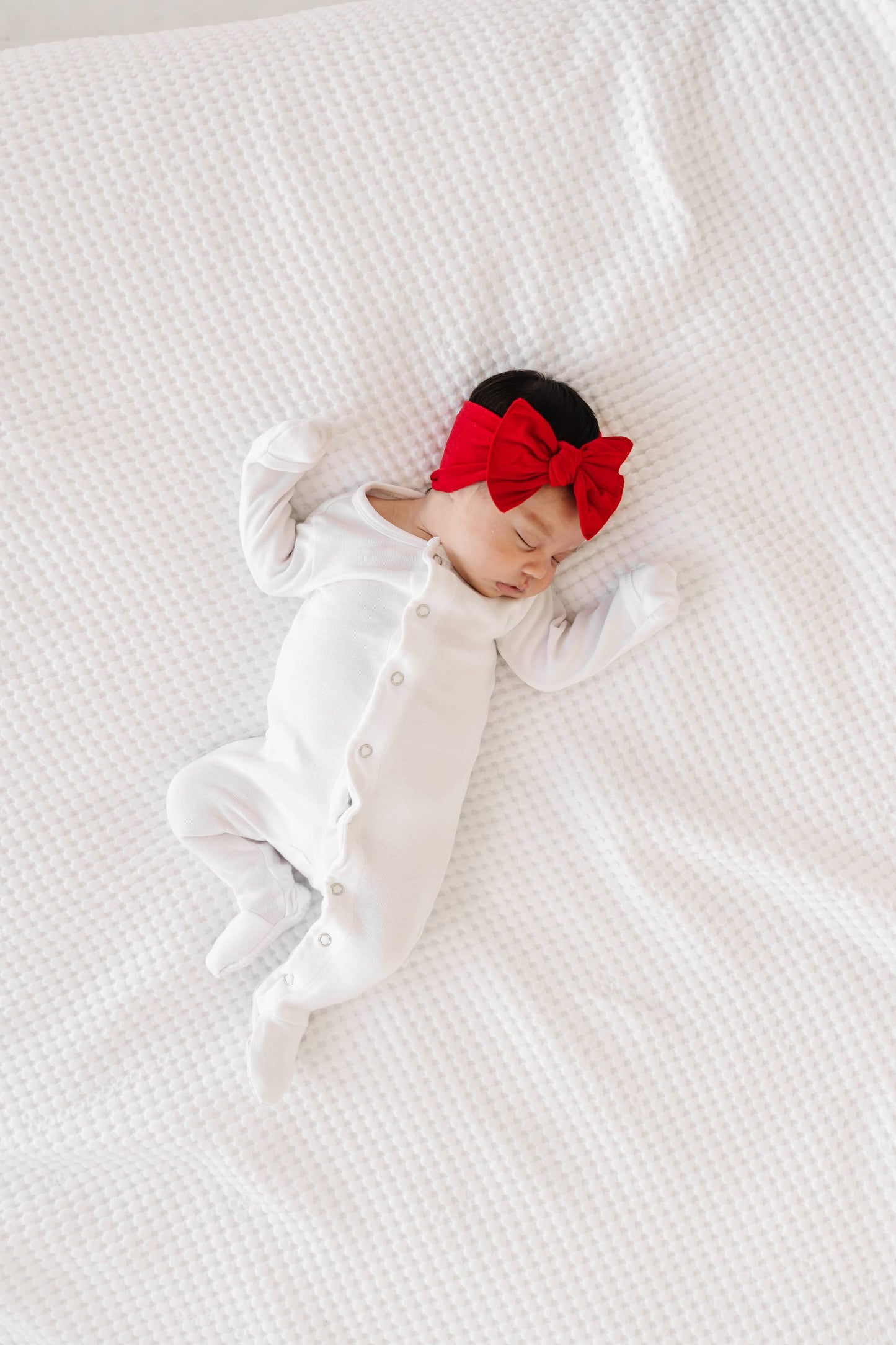 Baby Bling Bows - THE KNOT Soft nylon headband: cherry red