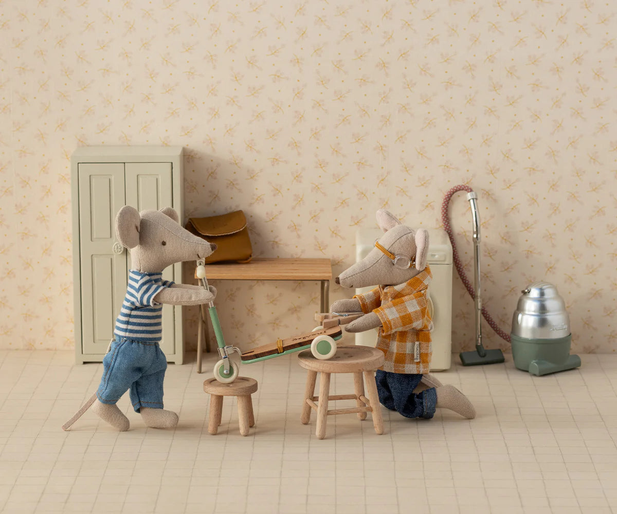 Maileg - Vacuum Cleaner, Mouse
