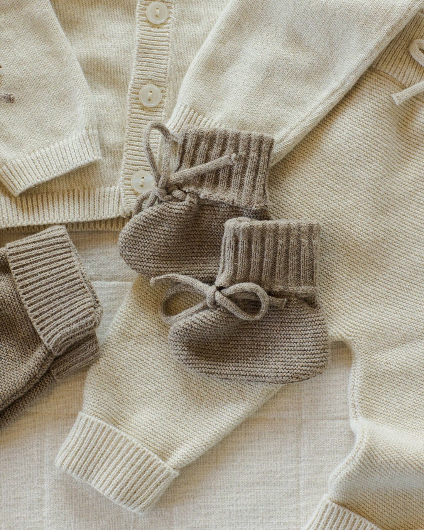 Quincy Mae - Knit Booties || Heathered Mocha