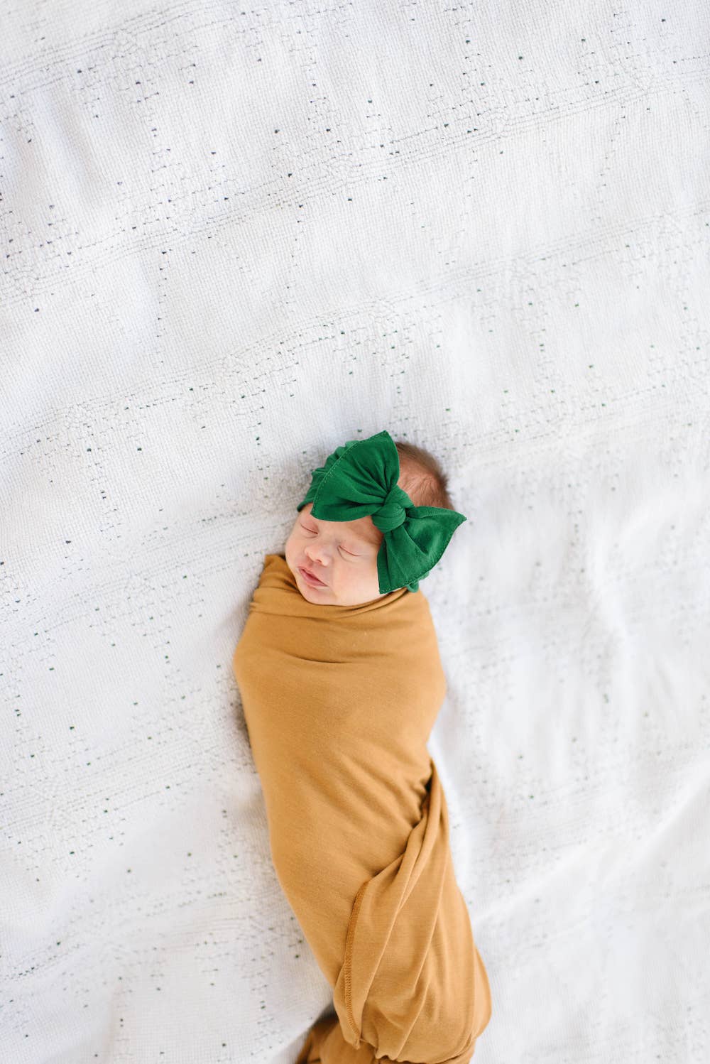 Baby Bling Bows - THE KNOT Soft nylon headband: clover