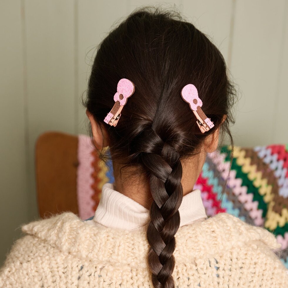 Rockahula Kids - Folk Guitar Clips