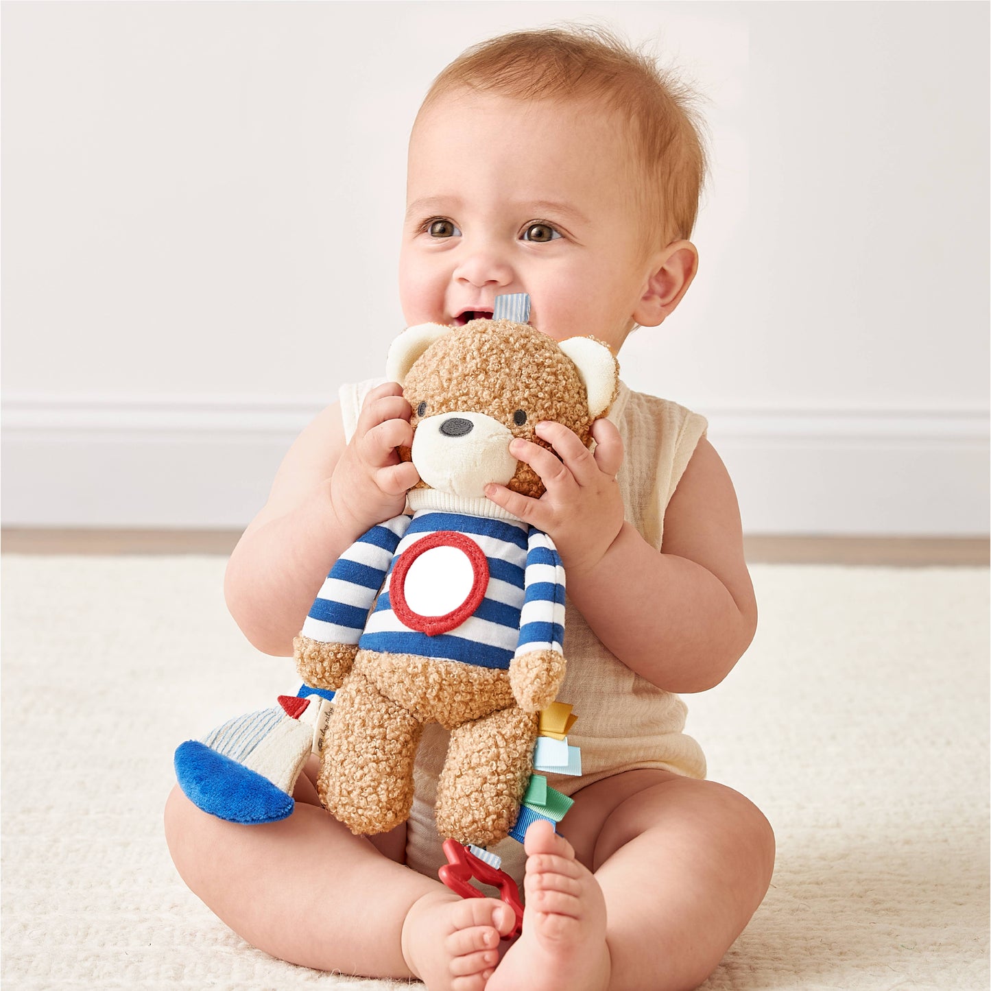 Itzy Ritzy - Bitzy Traveler™ Bear
