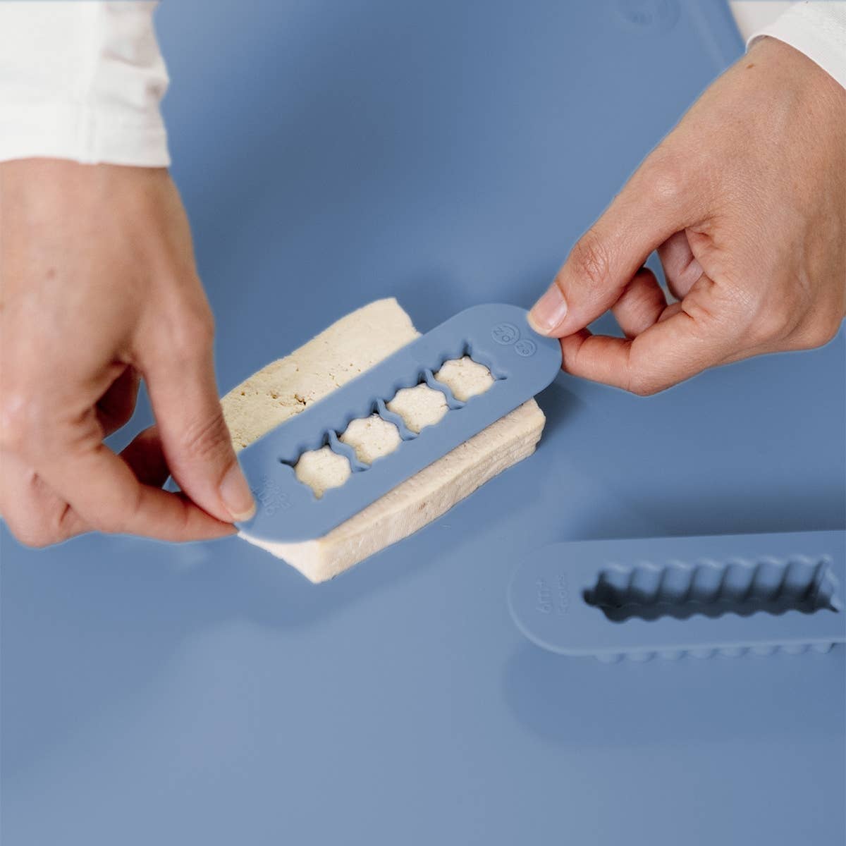 ezpz - Baby-Led Weaning Food Cutters: indigo