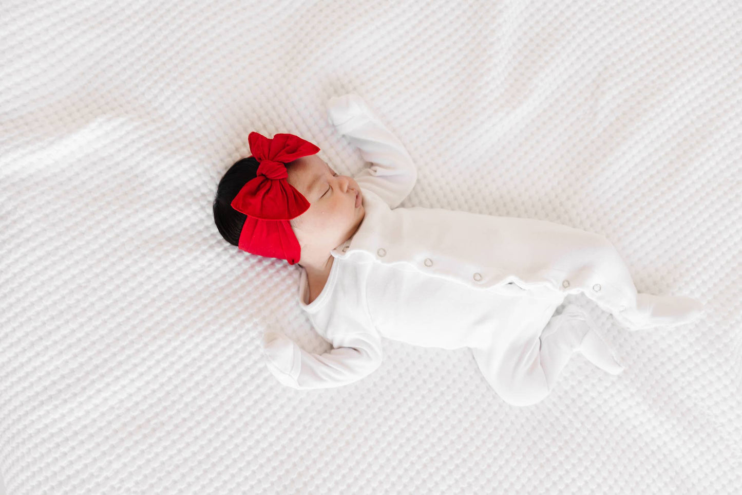 Baby Bling Bows - THE KNOT Soft nylon headband: cherry red