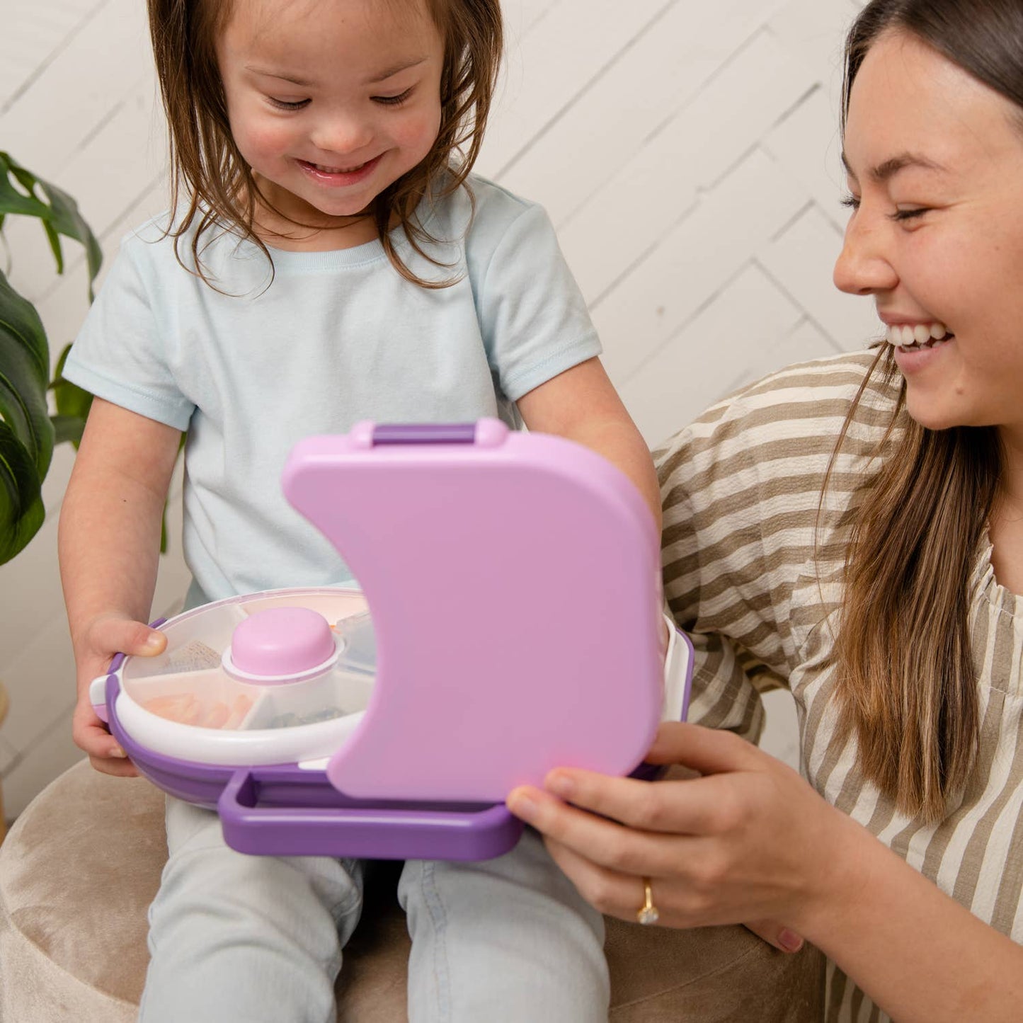 GöBe Kids - GoBe Kids 2-in-1 Lunchbox with Small Snack Spinner Flip: Grape Purple