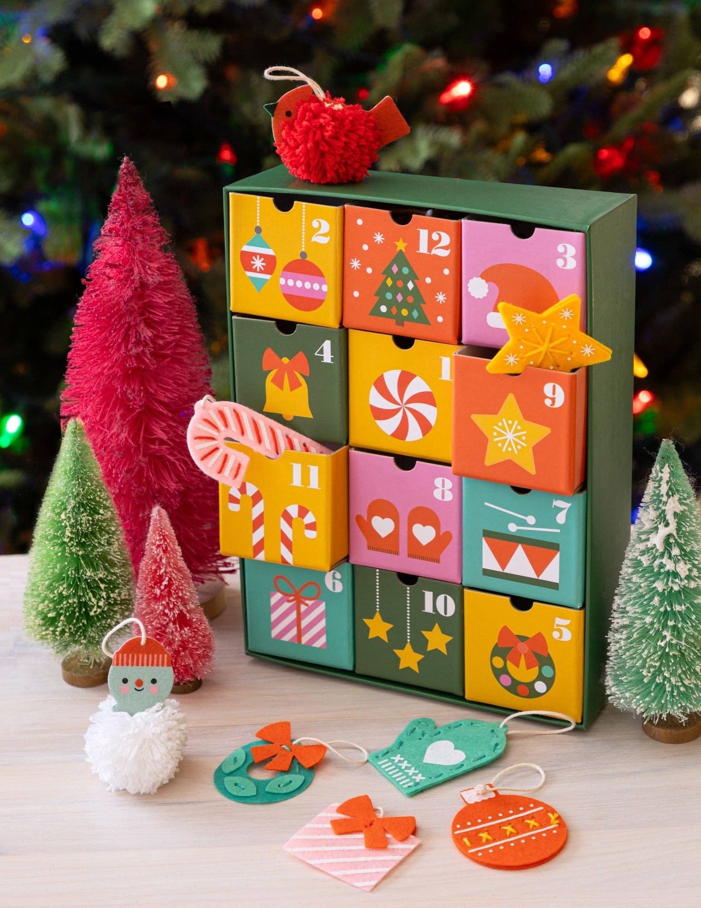 Chronicle Books - 12 Crafts of Christmas Advent Calendar