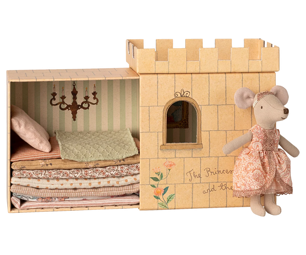 Maileg - Princess and the pea, Big sister mouse