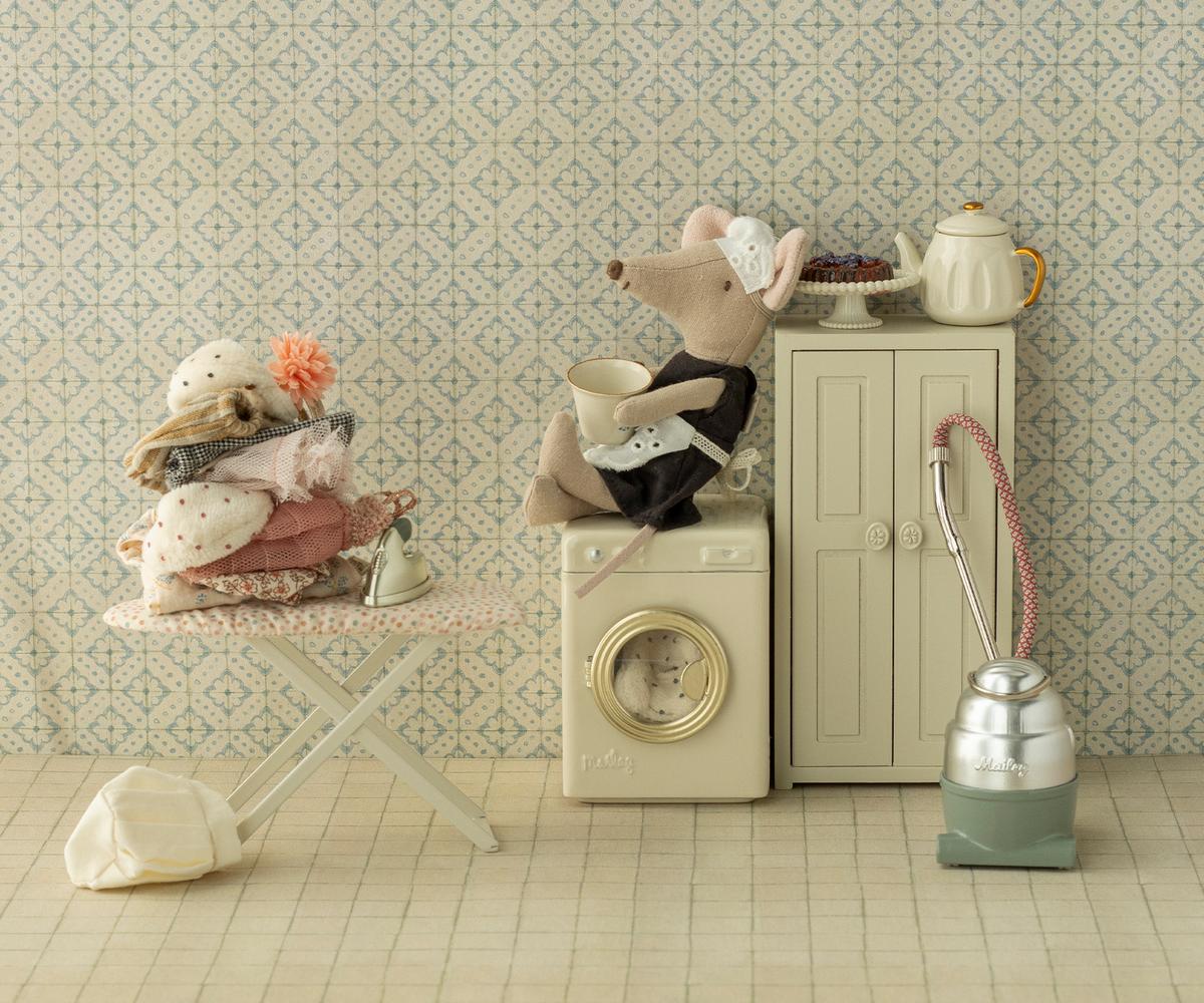 Maileg - Iron and Ironing Board, Mouse