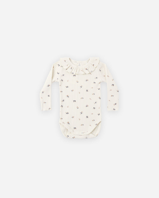 Rylee + Cru - Ruffle Collar Bodysuit || Natural Ditsy