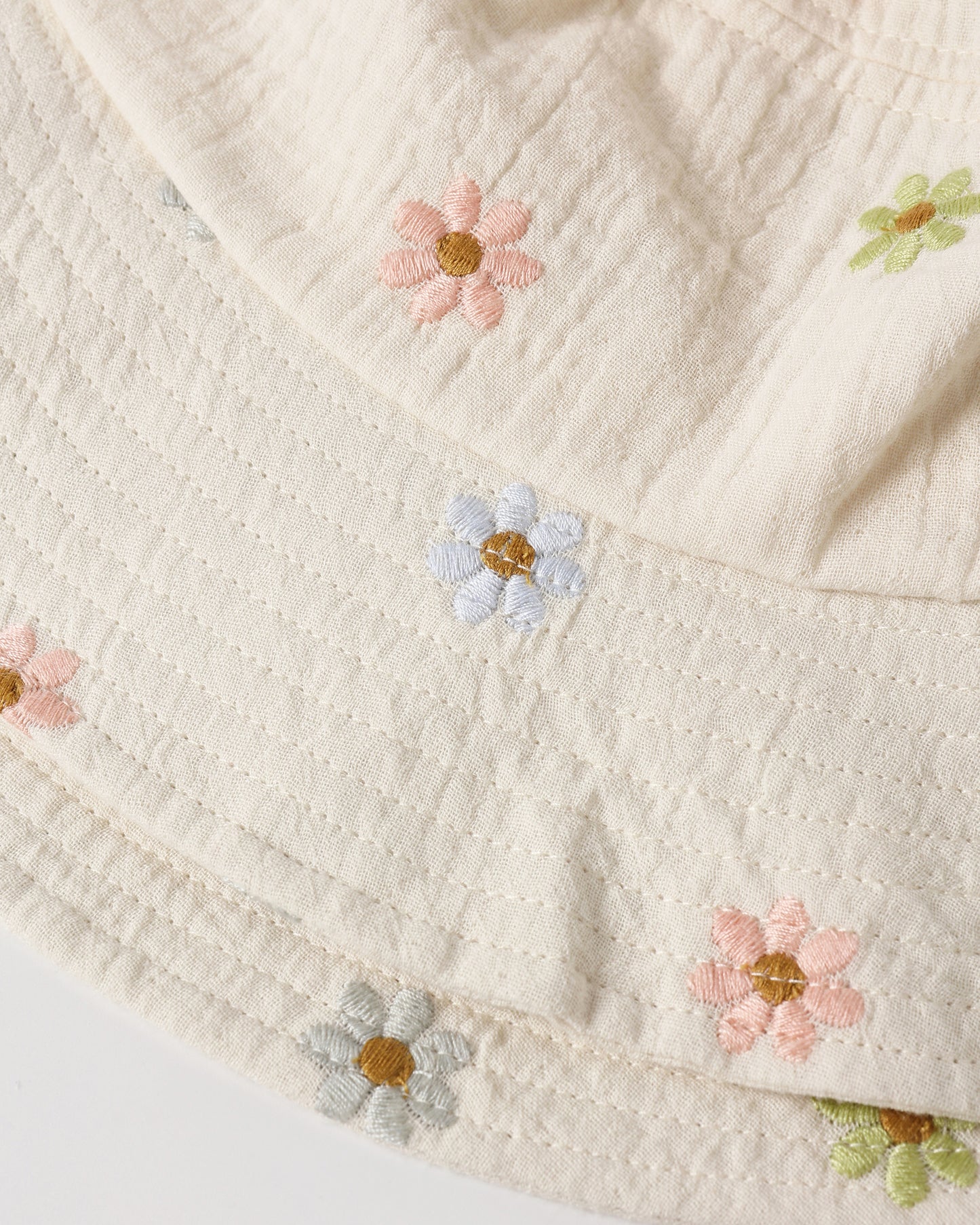 Rylee + Cru - Bucket Hat || Embroidered Daisies