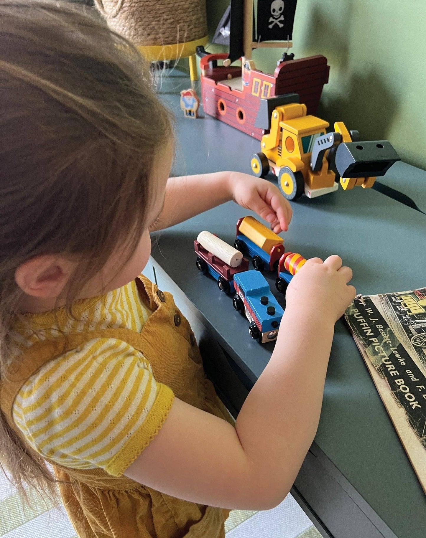 Mentari Toys - The Cargo Train