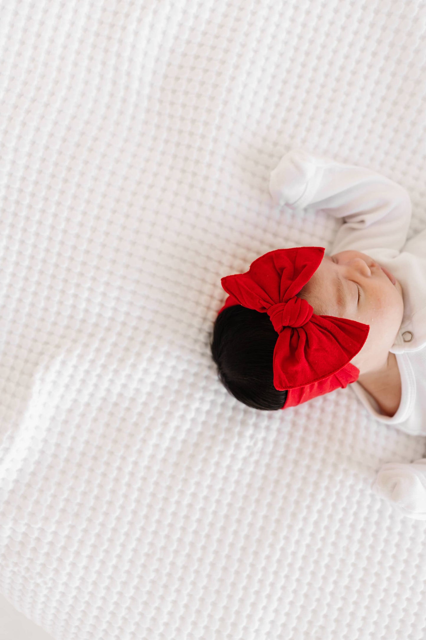 Baby Bling Bows - THE KNOT Soft nylon headband: cherry red