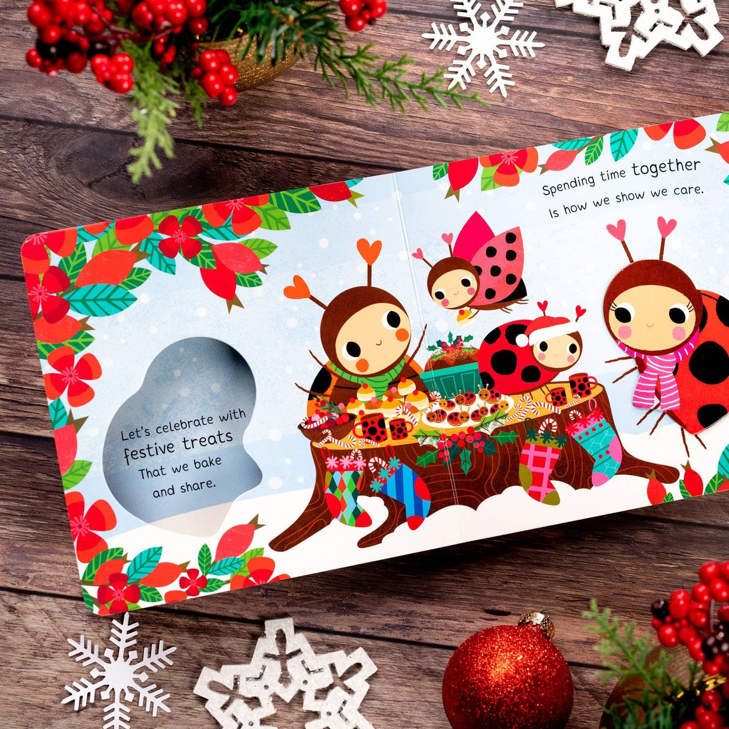 Simon & Schuster - Merry Christmas, My Little Cuddle Bug by Nicola Edwards: Board Books; 18 pages / English