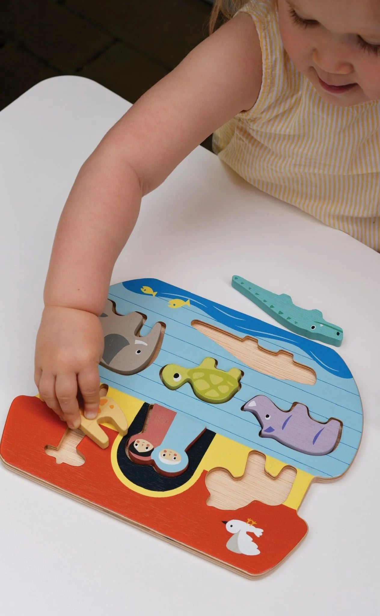 Mentari Toys - Shape Sorting Ark Tray